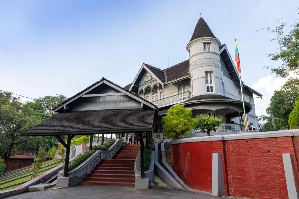 Virati Hotel Yangon Exterior photo