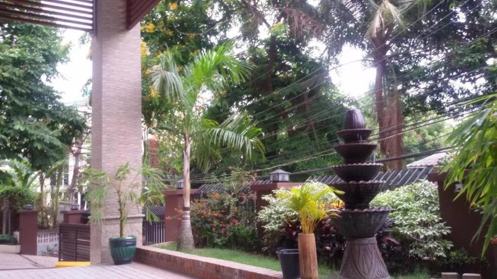 Virati Hotel Yangon Exterior photo