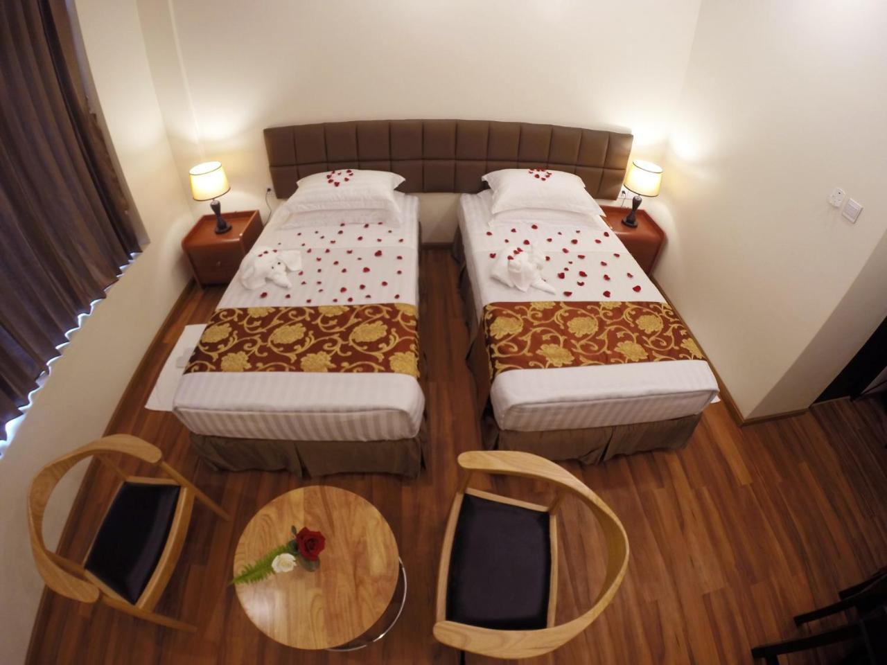 Virati Hotel Yangon Exterior photo