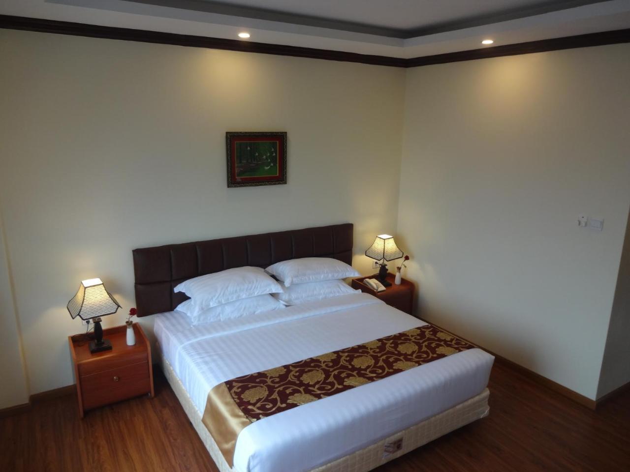 Virati Hotel Yangon Exterior photo