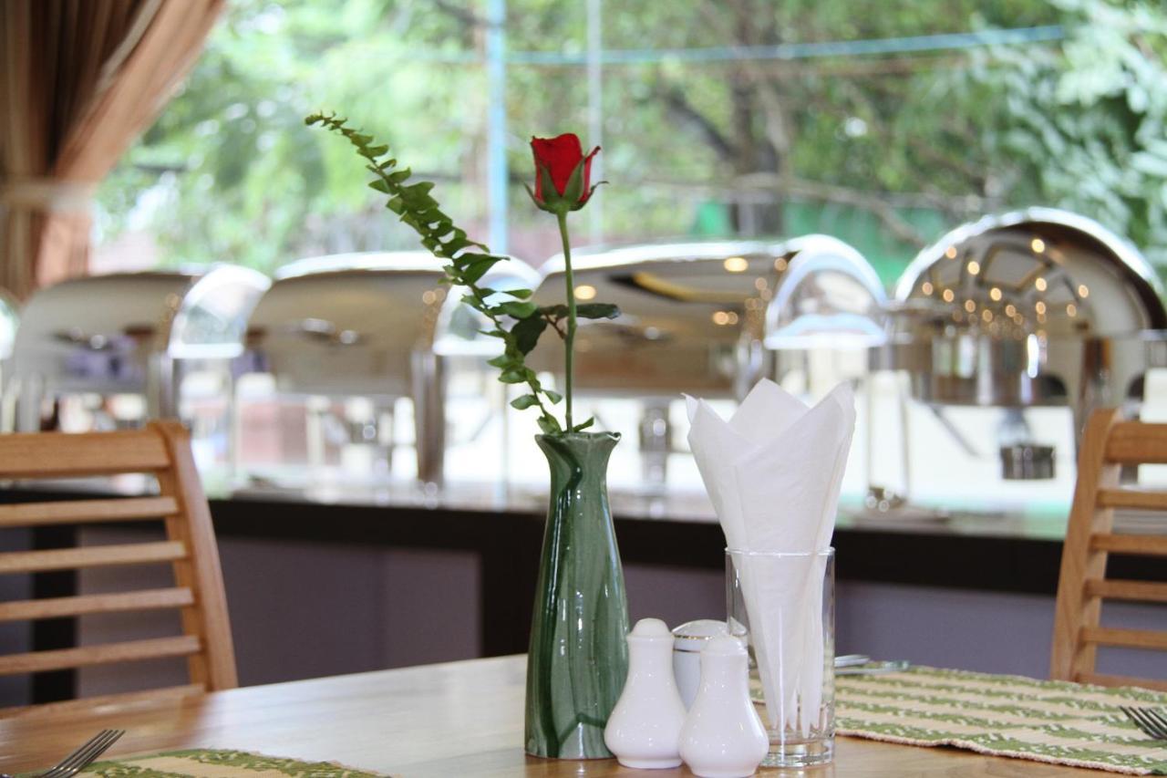 Virati Hotel Yangon Exterior photo