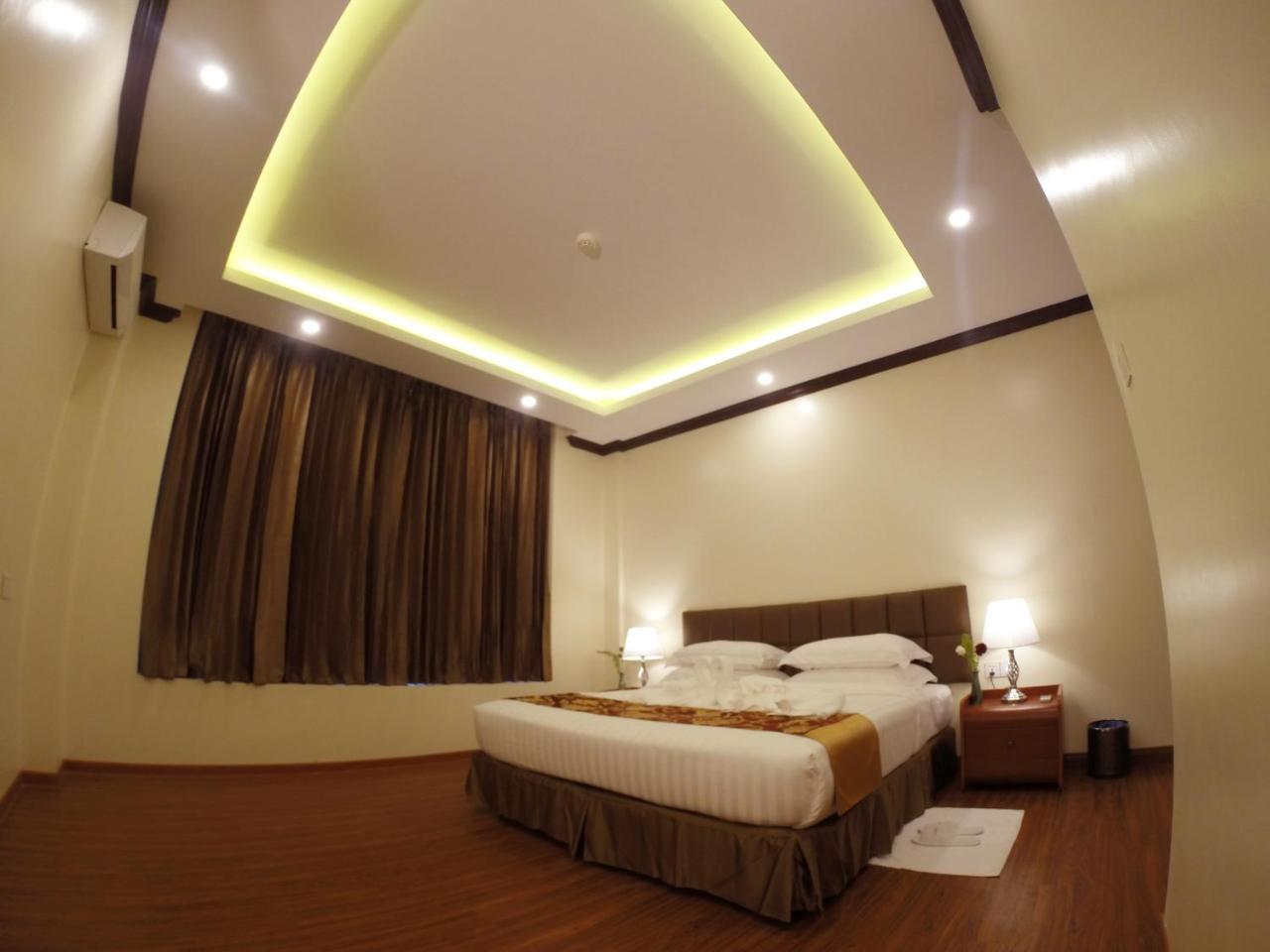 Virati Hotel Yangon Exterior photo