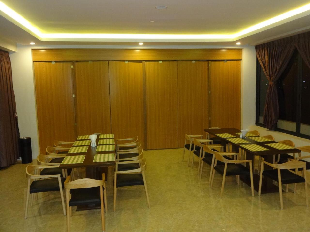 Virati Hotel Yangon Exterior photo