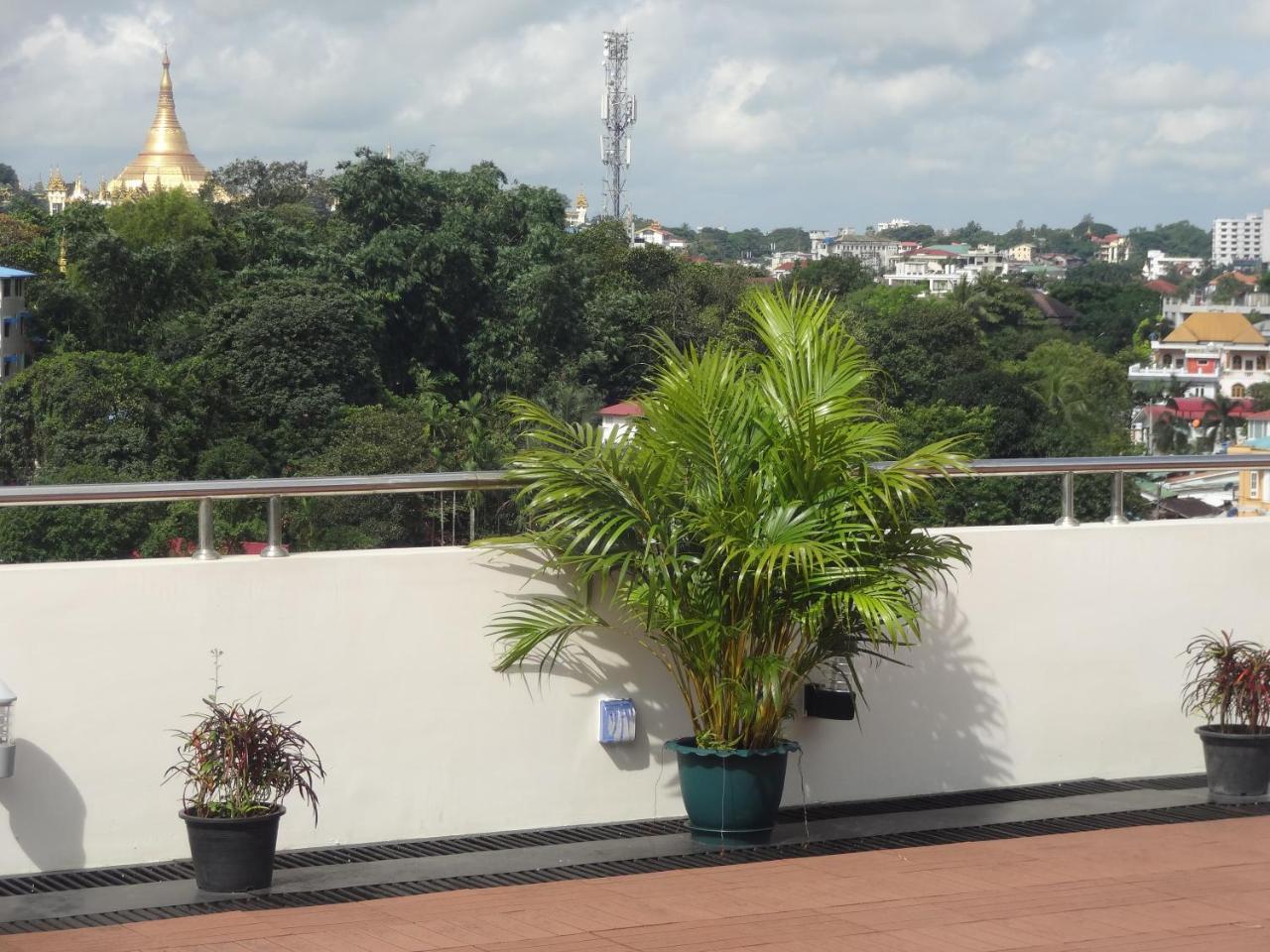 Virati Hotel Yangon Exterior photo