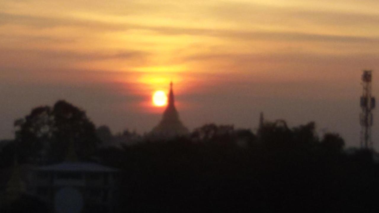 Virati Hotel Yangon Exterior photo