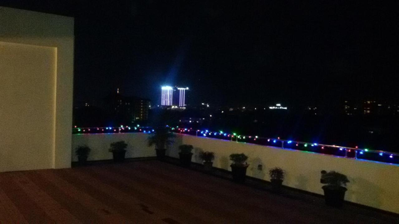 Virati Hotel Yangon Exterior photo