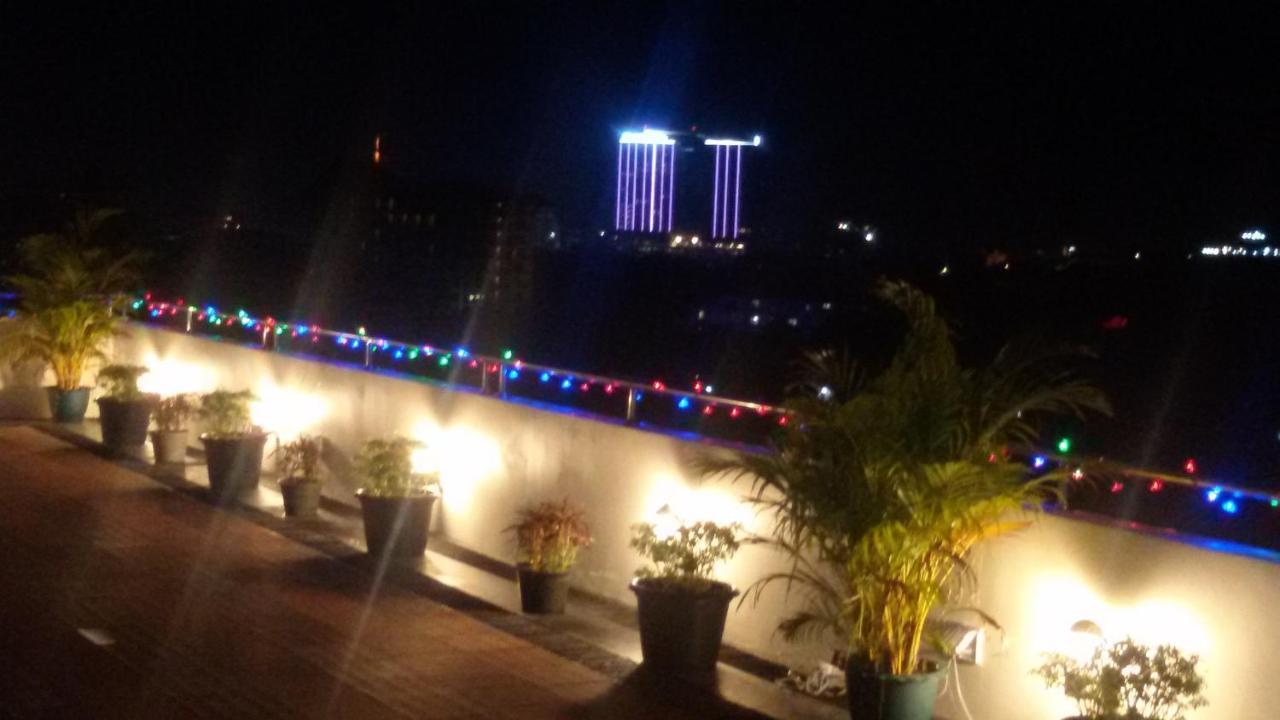 Virati Hotel Yangon Exterior photo
