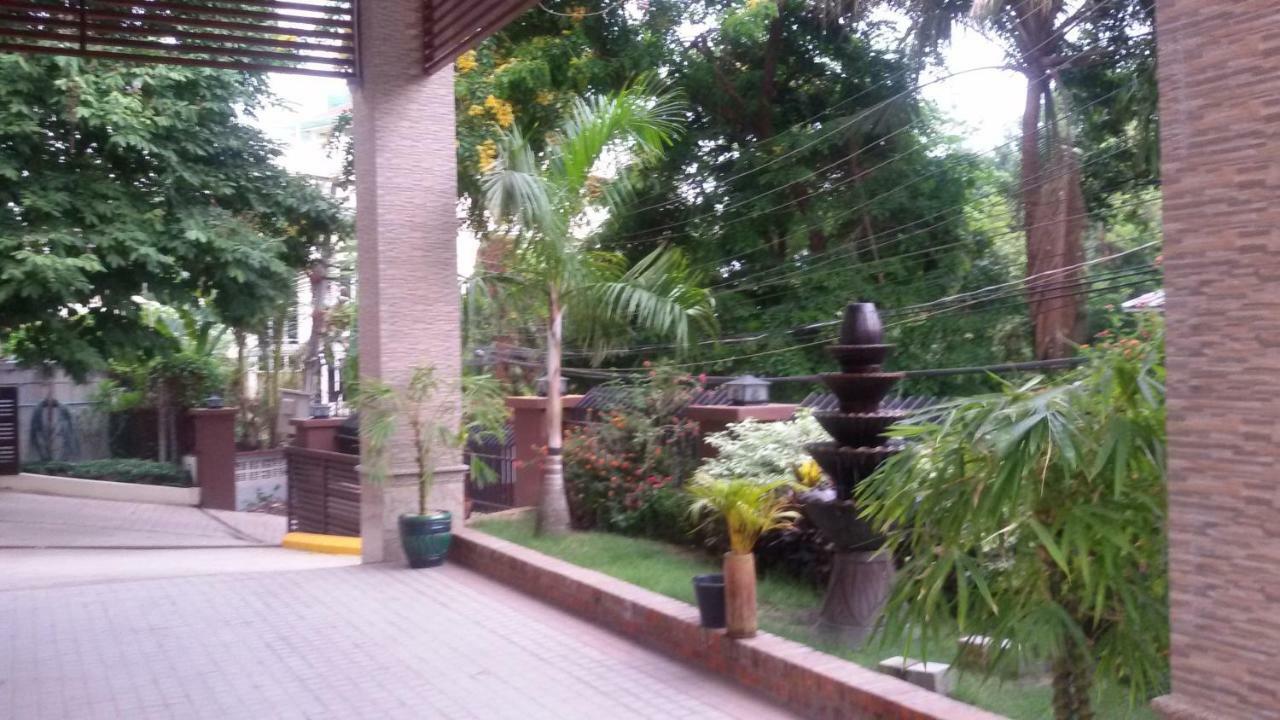 Virati Hotel Yangon Exterior photo
